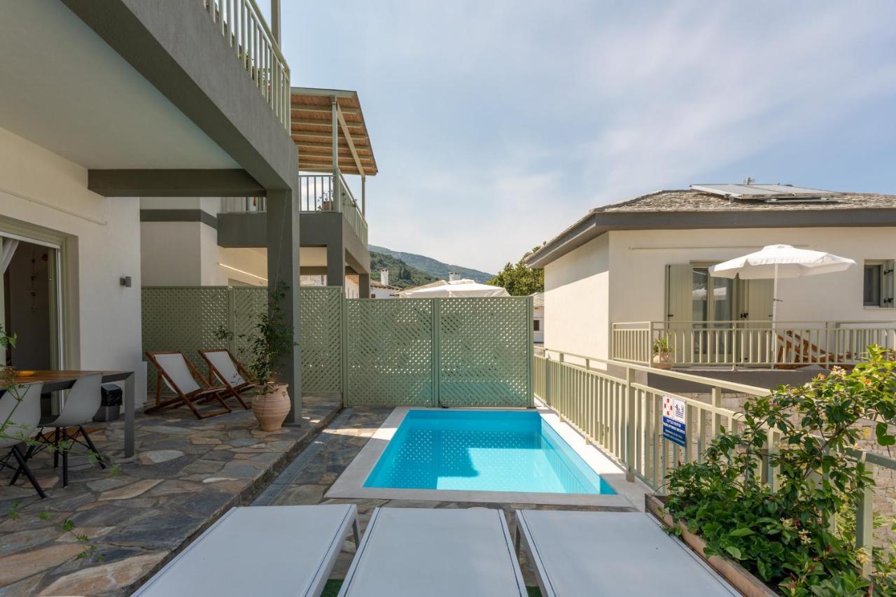 Sea And Sun Luxury Pools' Villas Chorefton Exterior photo