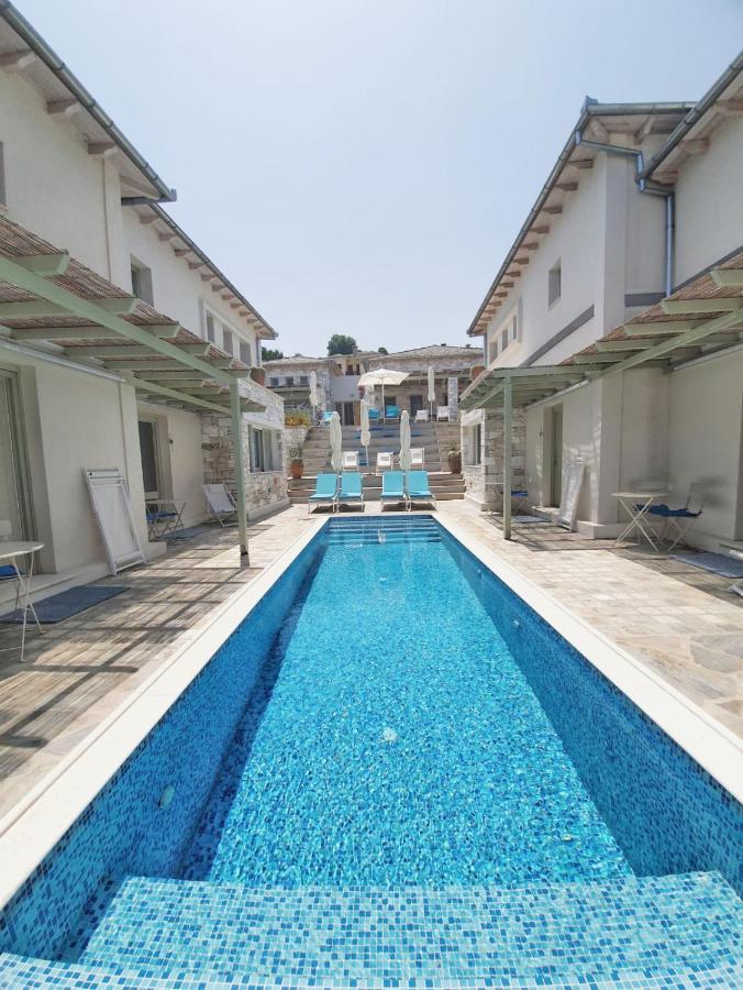 Sea And Sun Luxury Pools' Villas Chorefton Exterior photo